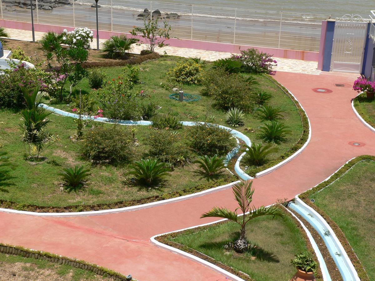 Appart' hôtel Montjoyeux Les Vagues Cayenne Exterior foto