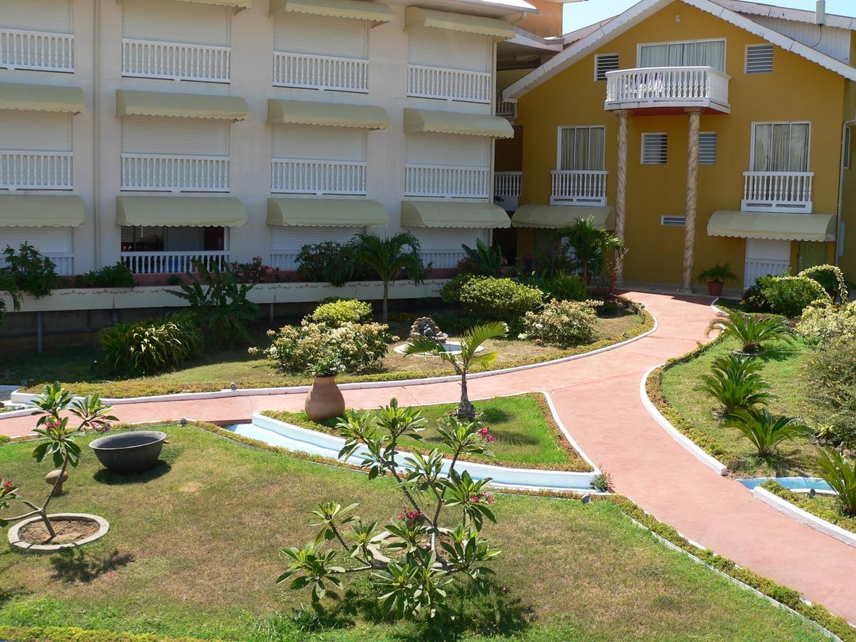 Appart' hôtel Montjoyeux Les Vagues Cayenne Exterior foto